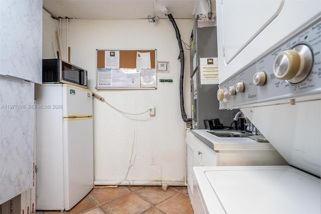 Taft ST, Pembroke Pines, FL 33024