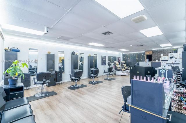 Taft ST, Pembroke Pines, FL 33024