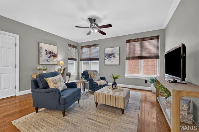 3843 Russell Boulevard, St Louis, MO 63110
