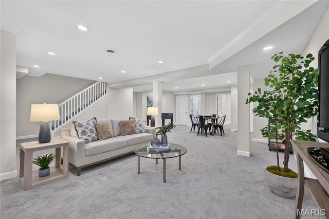 3843 Russell Boulevard, St Louis, MO 63110