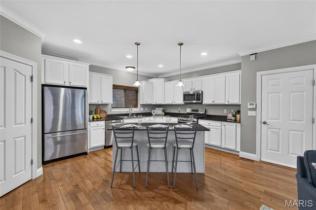 3843 Russell Boulevard, St Louis, MO 63110