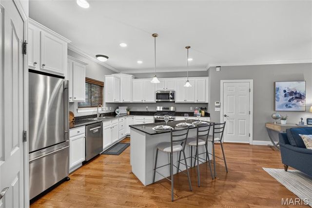 3843 Russell Boulevard, St Louis, MO 63110