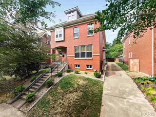 3843 Russell Boulevard, St Louis, MO 63110