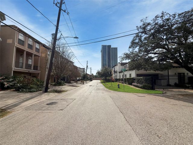 3711 Newhouse Street, Houston, TX 77019