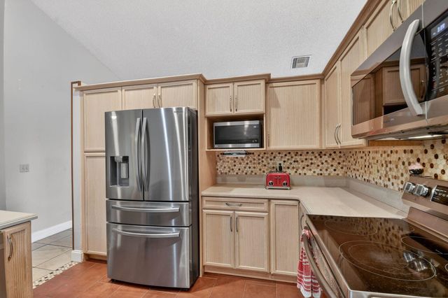 9744 Majestic Way, Boynton Beach, FL 33437