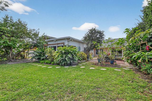9744 Majestic Way, Boynton Beach, FL 33437