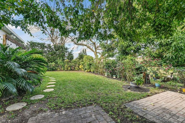 9744 Majestic Way, Boynton Beach, FL 33437
