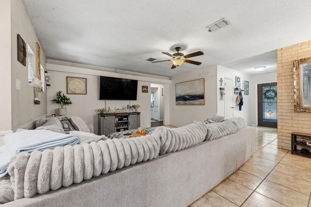 2818 Ellington Street, Houston, TX 77088