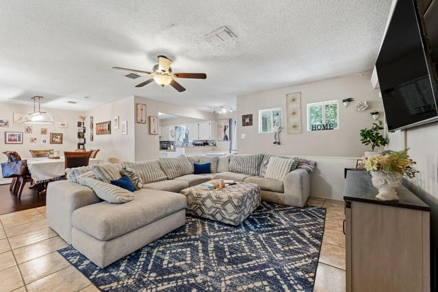 2818 Ellington Street, Houston, TX 77088