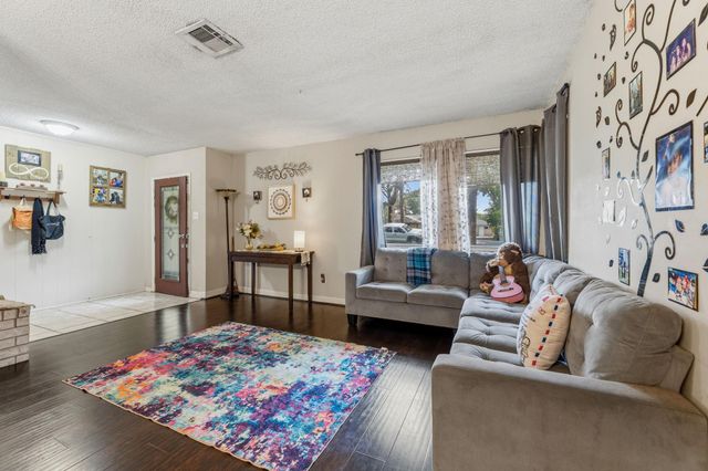 2818 Ellington Street, Houston, TX 77088