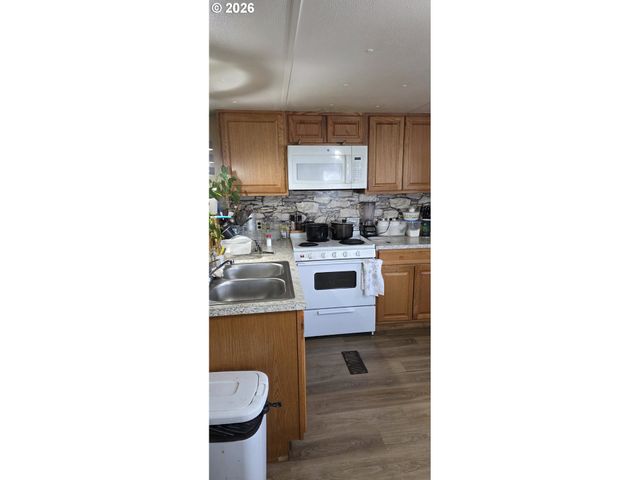 5335 Main 154, Springfield, OR 97478