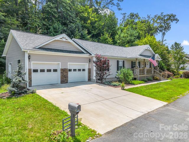 101 Plato Place, Etowah, NC 28729