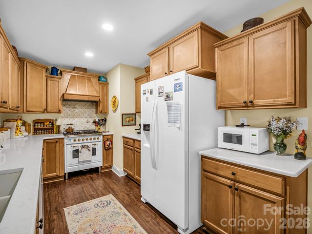101 Plato Place, Etowah, NC 28729