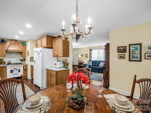 101 Plato Place, Etowah, NC 28729