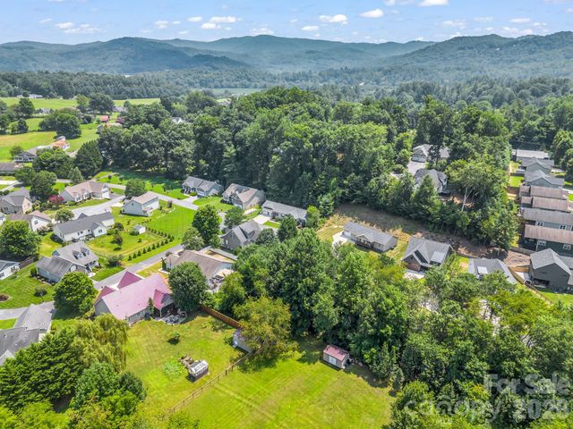 101 Plato Place, Etowah, NC 28729