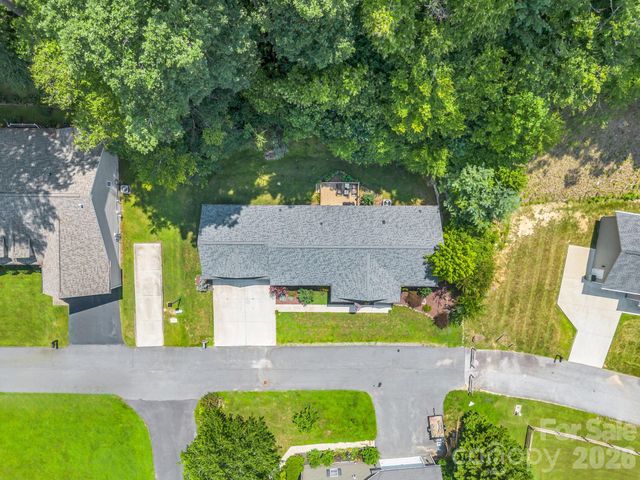101 Plato Place, Etowah, NC 28729