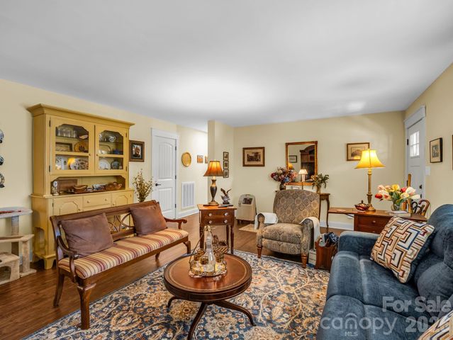 101 Plato Place, Etowah, NC 28729