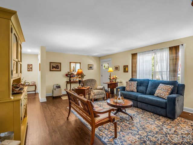 101 Plato Place, Etowah, NC 28729