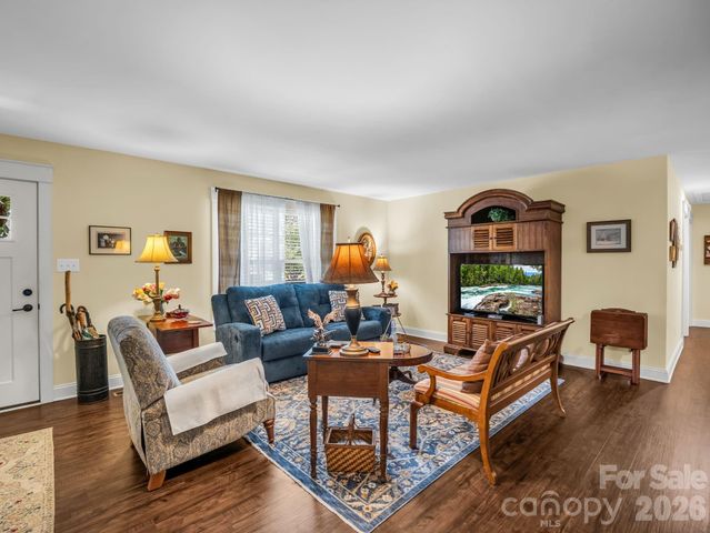 101 Plato Place, Etowah, NC 28729