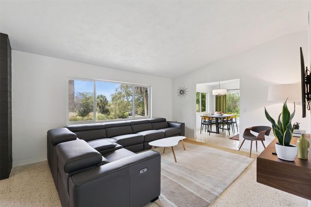 10426 LAKESHORE DRIVE, Clermont, FL 34711