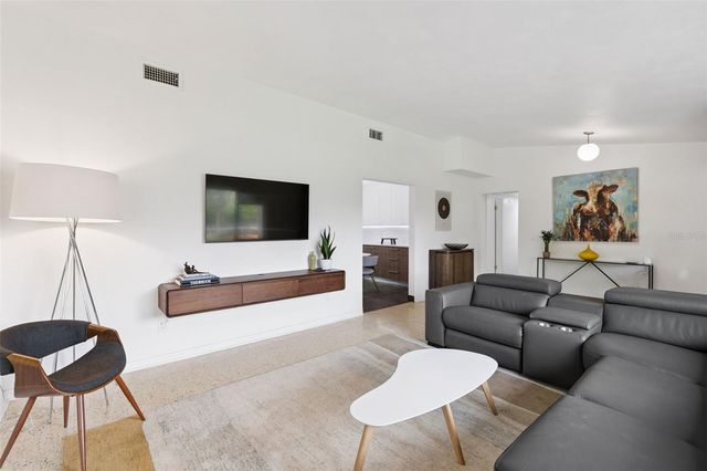 10426 LAKESHORE DRIVE, Clermont, FL 34711