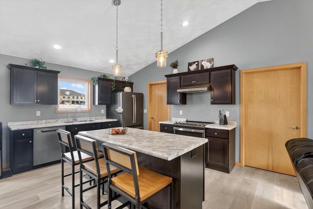 4252 Fox Hills Court, Janesville, WI 53546