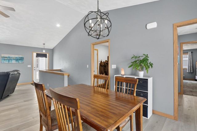 4252 Fox Hills Court, Janesville, WI 53546