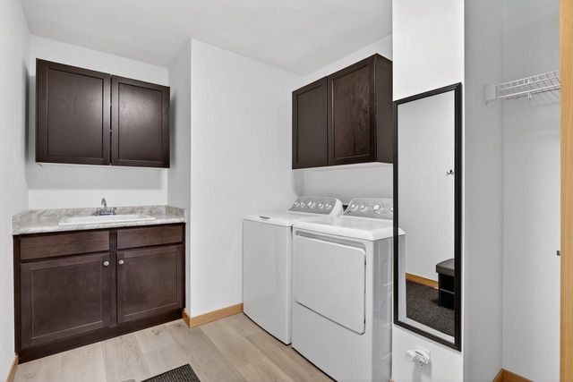 4252 Fox Hills Court, Janesville, WI 53546