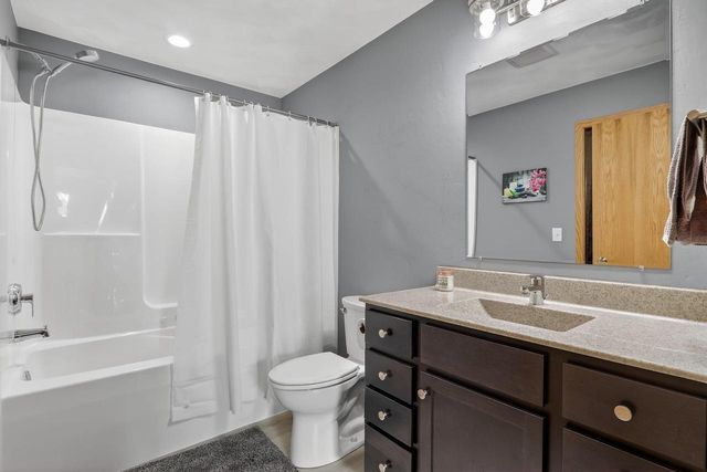 4252 Fox Hills Court, Janesville, WI 53546