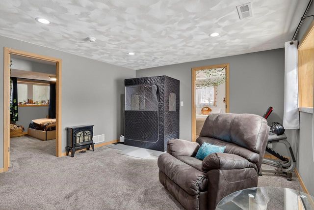 4252 Fox Hills Court, Janesville, WI 53546