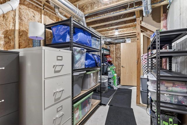 4252 Fox Hills Court, Janesville, WI 53546