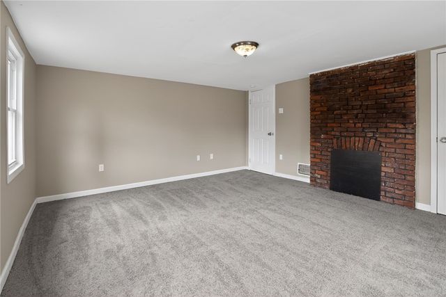 5530 Keefe St, Lincoln Place, PA 15207