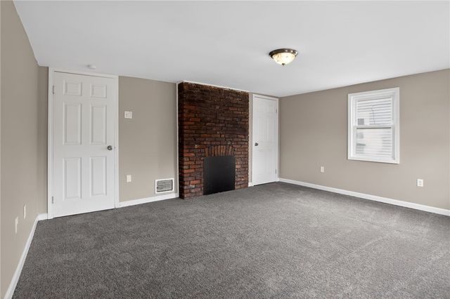 5530 Keefe St, Lincoln Place, PA 15207