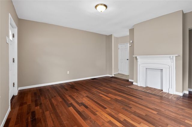 5530 Keefe St, Lincoln Place, PA 15207