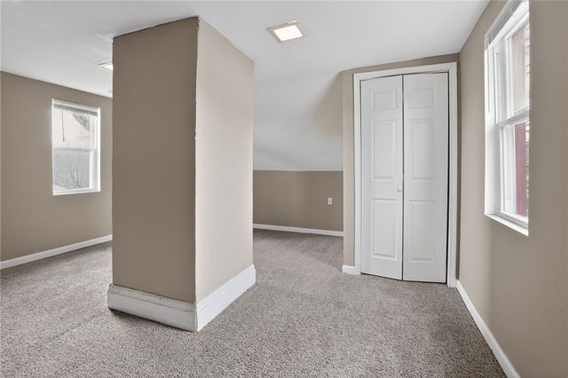 5530 Keefe St, Lincoln Place, PA 15207