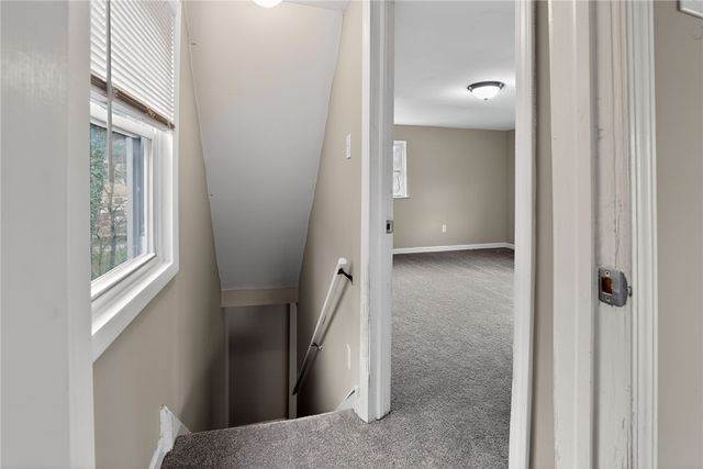 5530 Keefe St, Lincoln Place, PA 15207