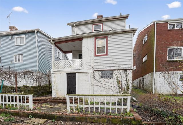 5530 Keefe St, Lincoln Place, PA 15207
