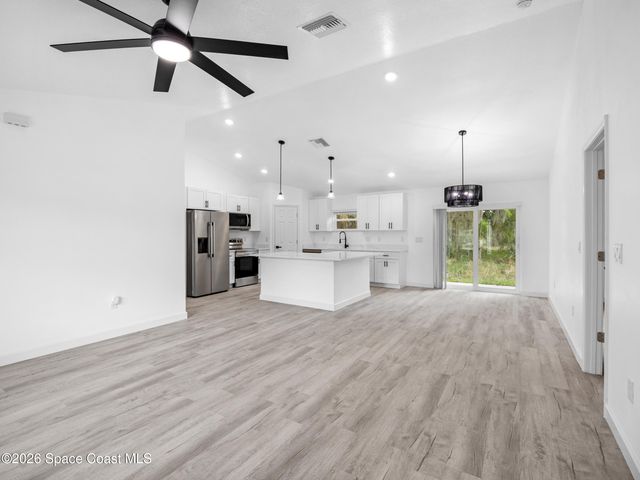 2829 Warren Street, Mims, FL 32754