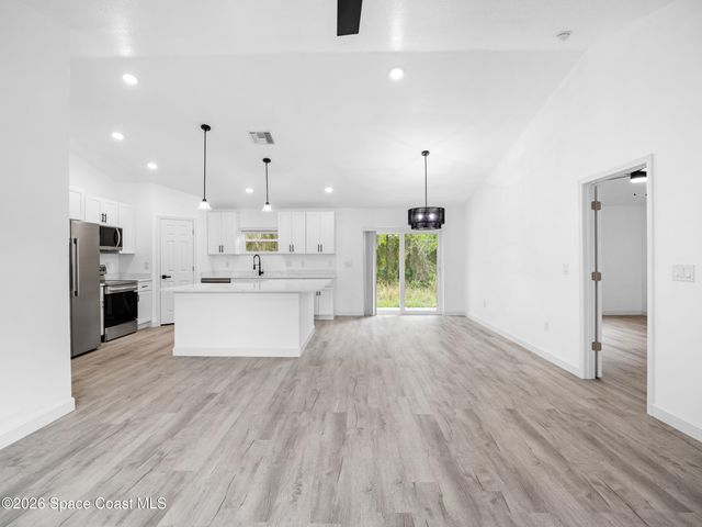 2829 Warren Street, Mims, FL 32754