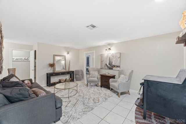 11005 E 156th Street North, Collinsville, OK 74021