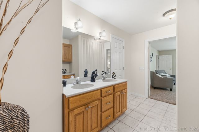 11005 E 156th Street North, Collinsville, OK 74021