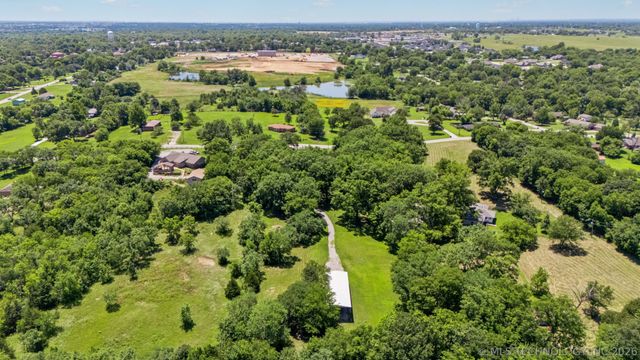 11005 E 156th Street North, Collinsville, OK 74021