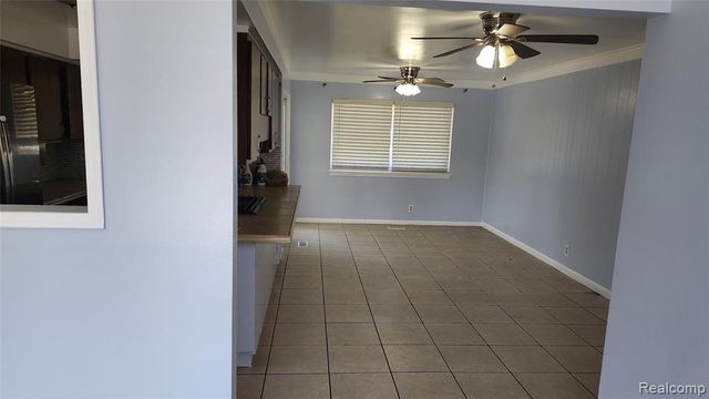 25543 Loretta Avenue, Warren, MI 48091