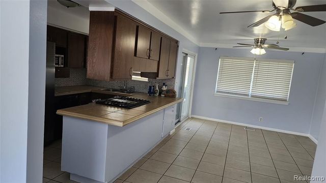 25543 Loretta Avenue, Warren, MI 48091