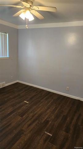 25543 Loretta Avenue, Warren, MI 48091
