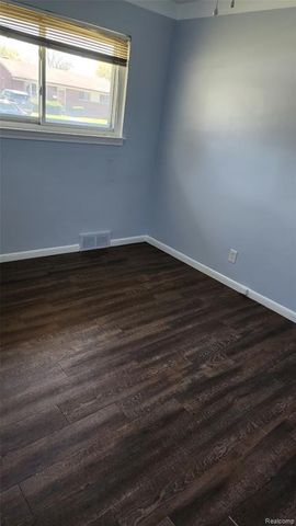 25543 Loretta Avenue, Warren, MI 48091