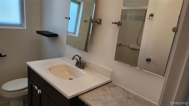 25543 Loretta Avenue, Warren, MI 48091