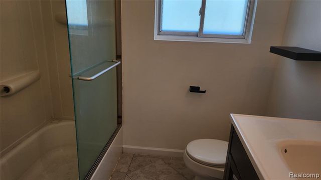 25543 Loretta Avenue, Warren, MI 48091