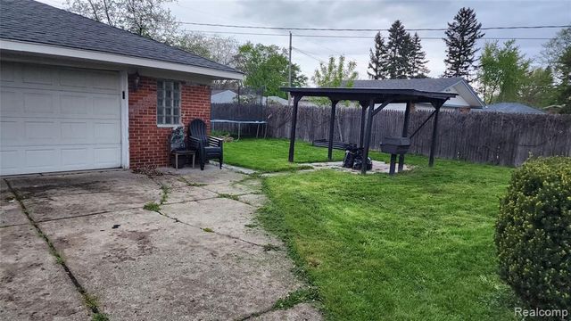 25543 Loretta Avenue, Warren, MI 48091