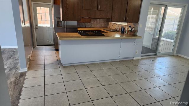25543 Loretta Avenue, Warren, MI 48091